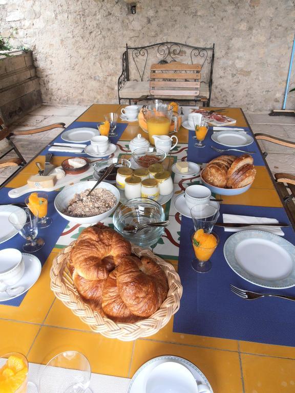 Le Seminaire Bed & Breakfast Roussas ภายนอก รูปภาพ
