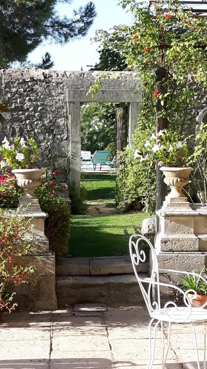 Le Seminaire Bed & Breakfast Roussas ภายนอก รูปภาพ